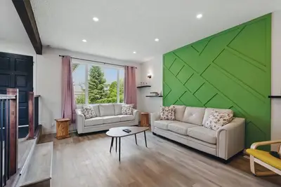 Image de Rideau -Cozy & Bright Vintage Home Ideal Location