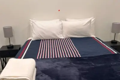 Image de “Modern Chic 1-Bedroom Apartment – Sleeps 3\"