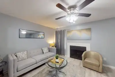 Image de 20% Off Townhome 2bd/1. 5ba Hwy161/183 Dfw Air I841