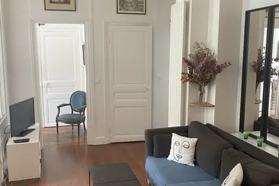 Image de Appartement parisien 2 ch avec le charme de l’ancien.