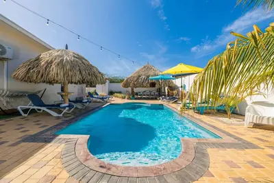 Image de Exquisite 6br Villa w/ Own pool & Upscale Island Vibe - Casa Soluna by Bocobay