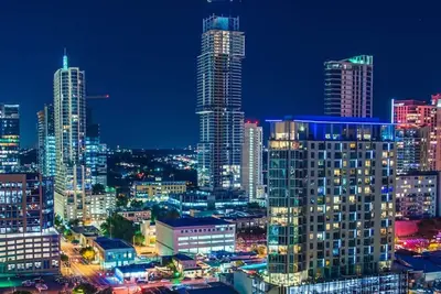 Image de Cozy Stay | Steps from Tesla Hq