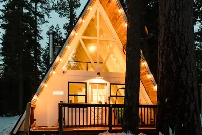 Image de Cozy, recently remodeled A-Frame on the West Shore of Lake Tahoe