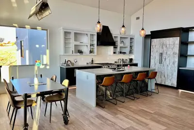 Image de Luxury Modern farmhouse, Strong WiFi, Stunning Granite Mountain Views