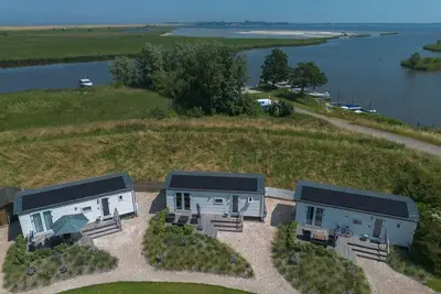 Image de Chalet 3 Next to the Amstelmeer & Wadden Sea! Air conditioning! Private terrace!