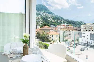 Image de Elegant new Apt with Ac, private balcony & garage