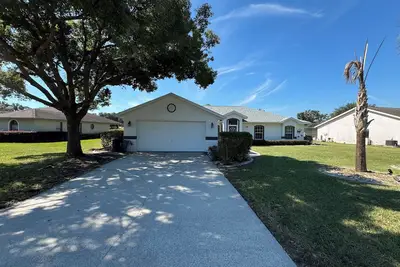 Image de Family Friendly 4-bdrm house with heated pool on Lakeside Golf Course