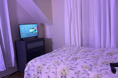 Image de Newly renovated  2-bedroom house in amazing Minneapolis with Ac/Heating, WiFi,