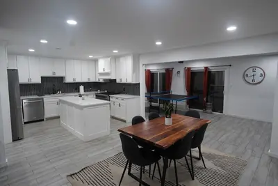 Image de South Congress Commons - Sleeps 10