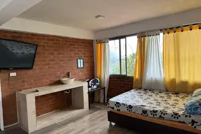 Image de Beautiful swimming pool and view of Lake Calima for 40 people (Private)