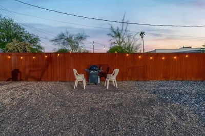 Image de House & Casita / 2 Br 2 Ba / Fenced / Near U of A