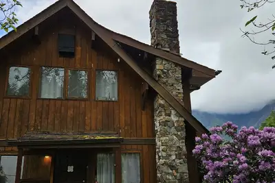 Image de Ambassador Event Center -wedding reunion retreat-- 2 cabins, indoor pool & sauna