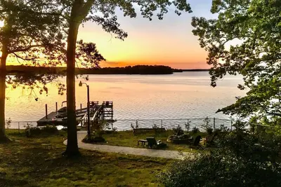 Image de Small piece of heaven on the lake - King suite
