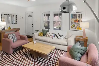 Image de Brightside Bungalow - Quiet and close to Campus!