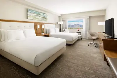 Image de Hilton Tucson 2 Queens: Picturesque Location, Outdoor Pool Access
