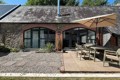 Image de The Old Byre at Llandetty Hall Farm Brecon Beacons Historic Barn Farm Stay