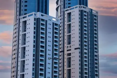 Image de Luxurious 3 Bedroom High-rise Apartment with gym, swimming pool, Spa and WiFi.