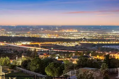 Image de Charming house in fabulous Palmdale with amazing lake view and WiFi