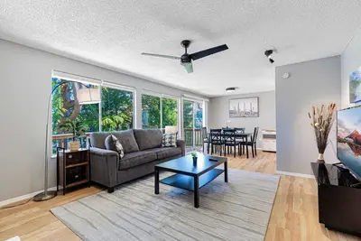 Image de Emerald Retreat on Beacon Way #42066