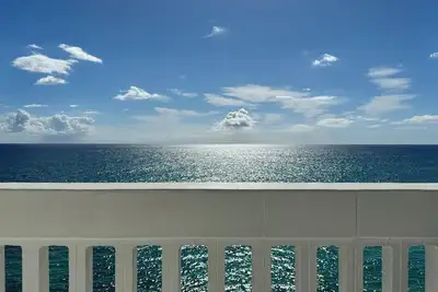 Image de Beachfront condo in Waianae, breathtaking view, newly renovated, Mākaha Shore