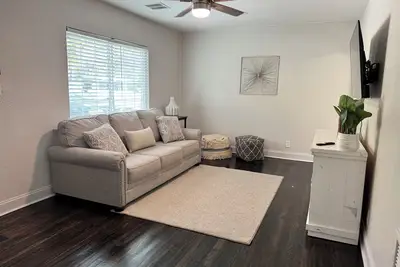 Image de 3br Near Hospitals & Downtown