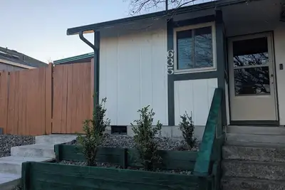 Image de Entire cozy house near Nisqually/Jblm/Oly-3 bed with fenced yard & covered patio