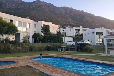 Image de Welcoming apartment with ocean view in peaceful Gordon's bay