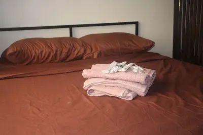 Image de Cozy 1 Bed Studio - Minutes to Naia and Moa!