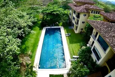 Image de Luxury 2br Retreat Near Tamarindo: Pool View, Modern Comfort, and Prime Location