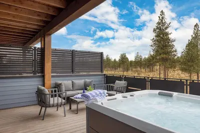 Image de 1127 Aerie Buyout | 2 Units w/ Hot Tub+Mountain Views, Near Downtown