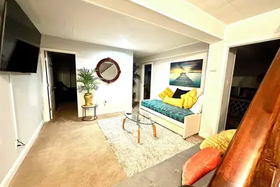 Image de Spacious 6-bedroom house with WiFi, Ac in charming Silver Spring