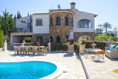 Image de Maison de vacances privée avec Wifi, climatisation, piscine privée, Tv, terrasse, animaux admis