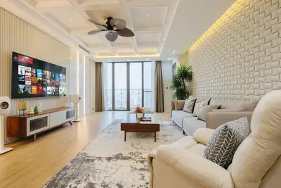 Image de Spacious and luxurious 3-bedroom apartment with WiFi, Ac in pleasant Cầu Giấy