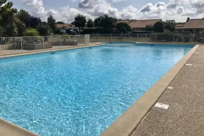 Image de Maison rénovée près de la mer avec 2 piscines, parking et animaux acceptés
