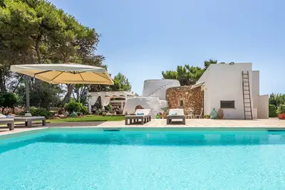 Image de Luxury trullo pool and large garden 5 minutes from the sea