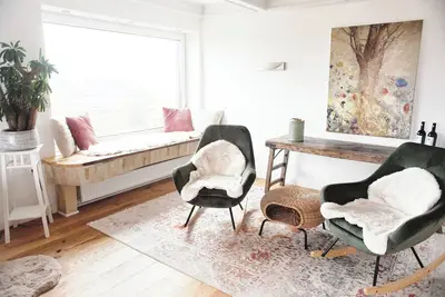 Image de Modern, spacious top-floor apartment with panoramic views of the Elbe