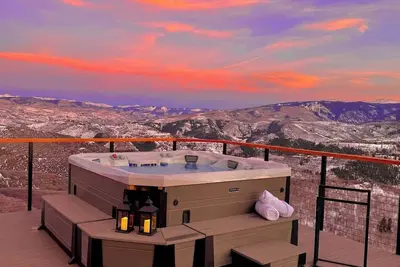 Image de Beautiful Alpine Retreat: Hot Tub, Sauna, 360 Views