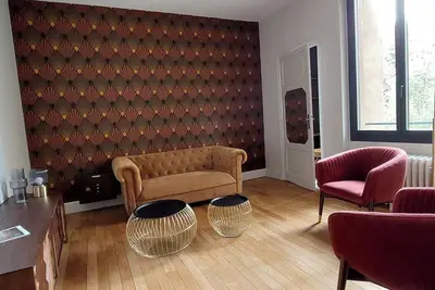 Image de Appartement Art Déco Daisy en plein centre ville, entièrement rénové