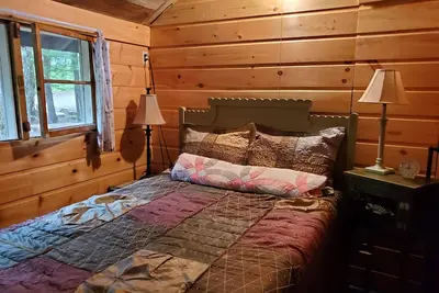 Image de Charming Lake front 2-bedroom cabin in delightful Brooks 6 miles from ocean