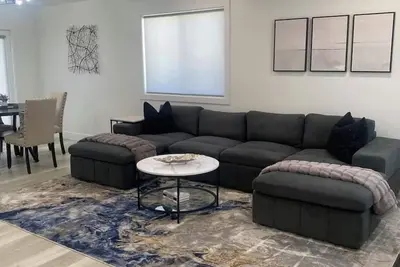 Image de Immaculate Modern Space B 2-bedroom townhome in Burley with all the amenities.