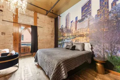 Image de Downtown Loft! Walk to Everything!