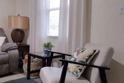 Image de The Modern Recharging Station with a Tesla Charger, 5 miles to Truist Park.