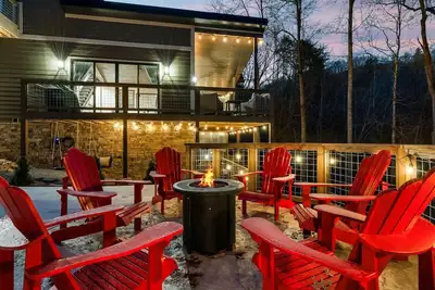 Image de Waterfall Bliss New Cabin!