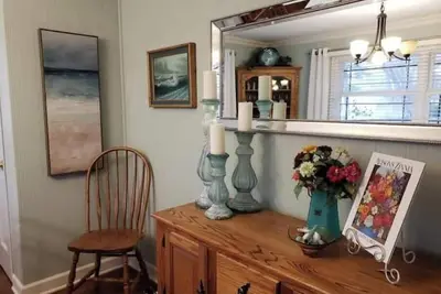 Image de Relaxing beach-style sanctuary in quiet area!