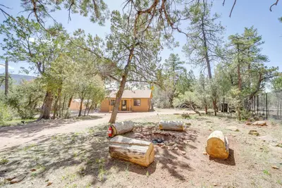 Image de Outdoor Entertainment Spaces: Remote Pine Home!