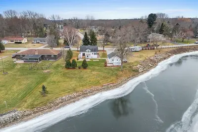Image de Cozy Riverfront Retreat
