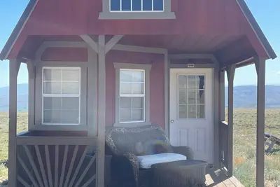 Image de Terrific 1-bedroom off grid cabin in Belfry with Mountain View