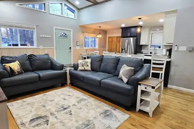 Image de Spacious 4-bedroom house in tranquil Tobyhanna with WiFi, Ac