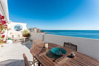 Image de Appartement 'Atico De Lujo Frente Al Mar' avec vue sur la mer, Wi-Fi et climatisation