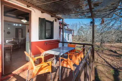 Image de Maison de campagne 'La Casa Del Castaño' avec vue sur les montagnes, piscine et climatisation